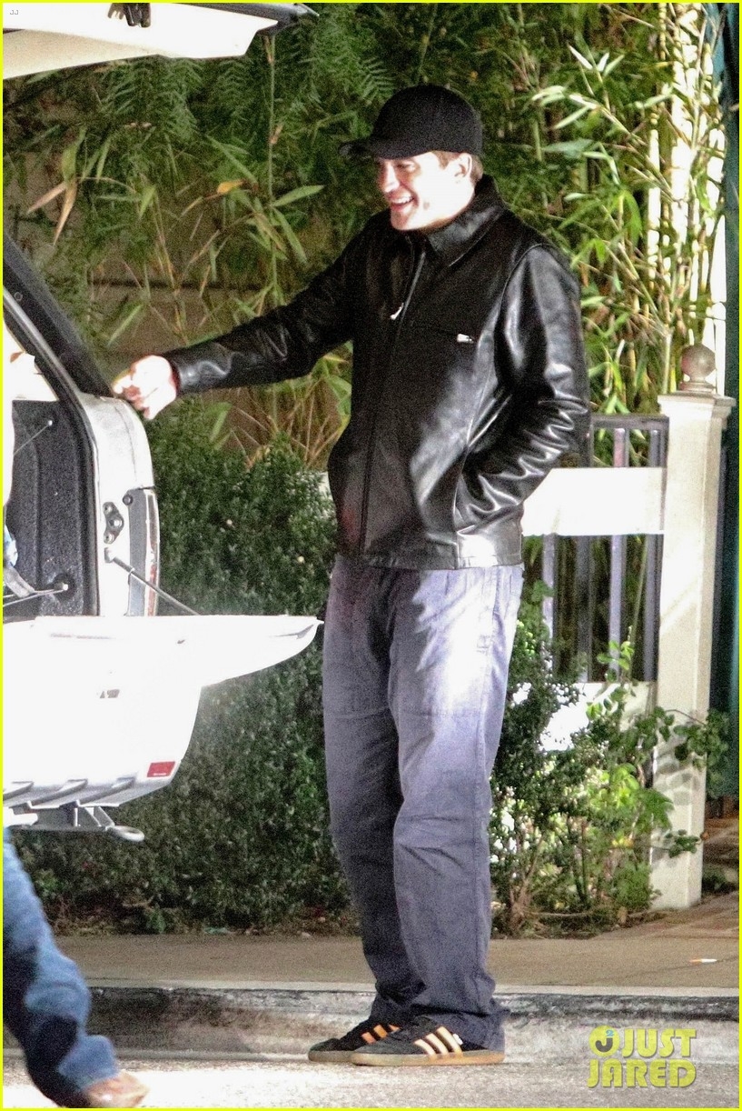robert pattinson hẹn hò ăn tối lãng mạn cùng bạn gái xinh đẹp tại nhà hàng hình ảnh 4 robert pattinson hen ho an toi lang man cung ban gai xinh dep tai nha hang hinh anh 4