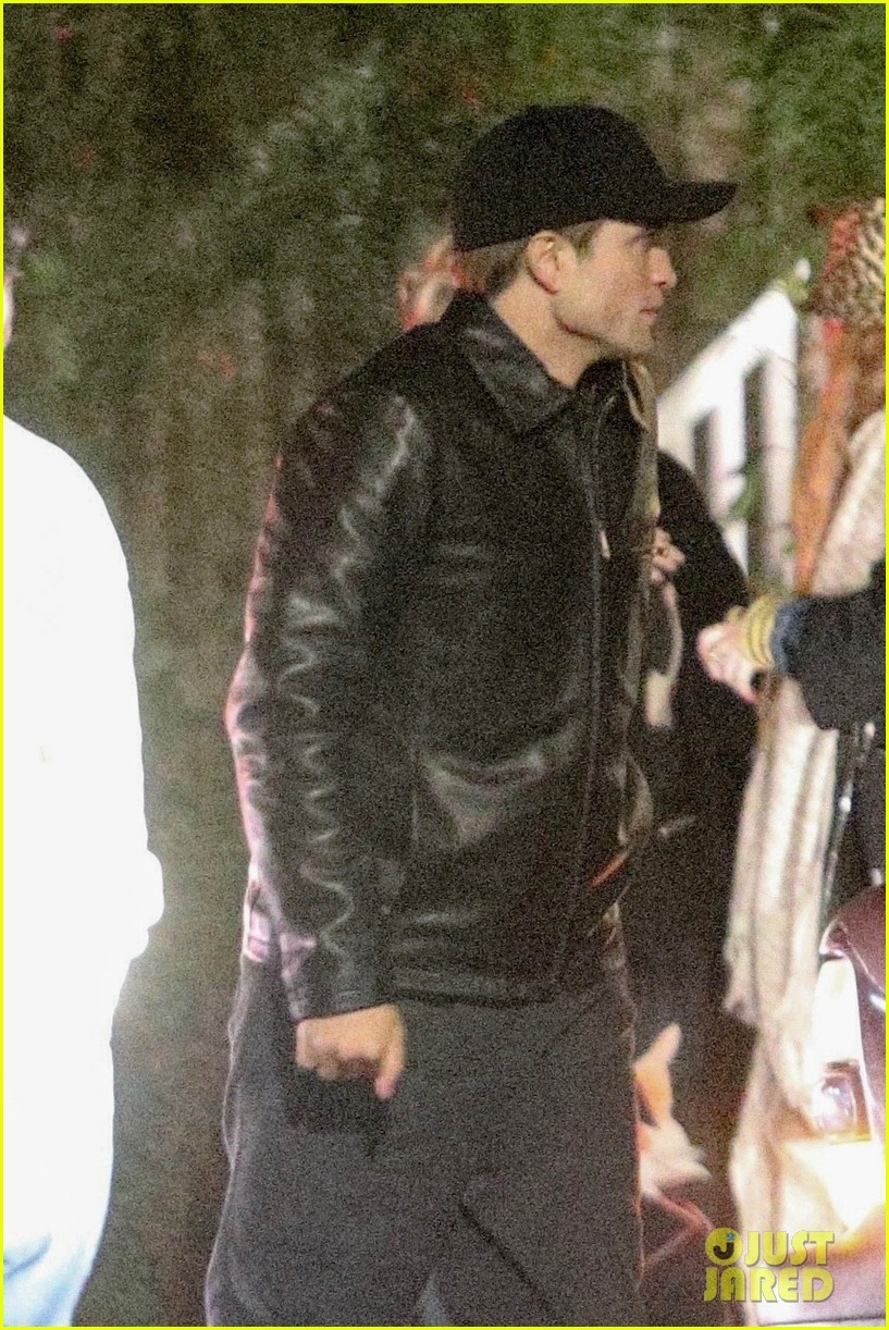 robert pattinson hẹn hò ăn tối lãng mạn cùng bạn gái xinh đẹp tại nhà hàng hình ảnh 7 robert pattinson hen ho an toi lang man cung ban gai xinh dep tai nha hang hinh anh 7