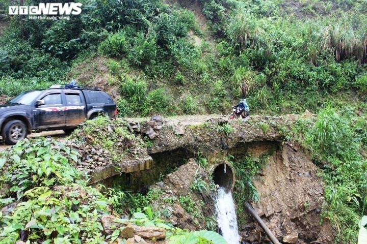 hon mot nam sau sat lo, nhieu con duong vung cao quang nam van ngon ngang dat da hinh anh 5