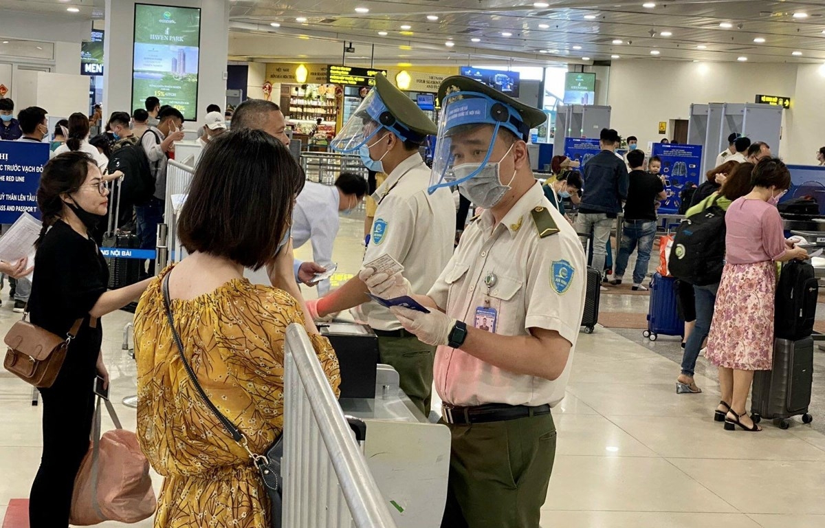 Mở lại đường bay quốc tế từ 1/1: Phải chờ hướng dẫn y tế đối với khách nhập cảnh