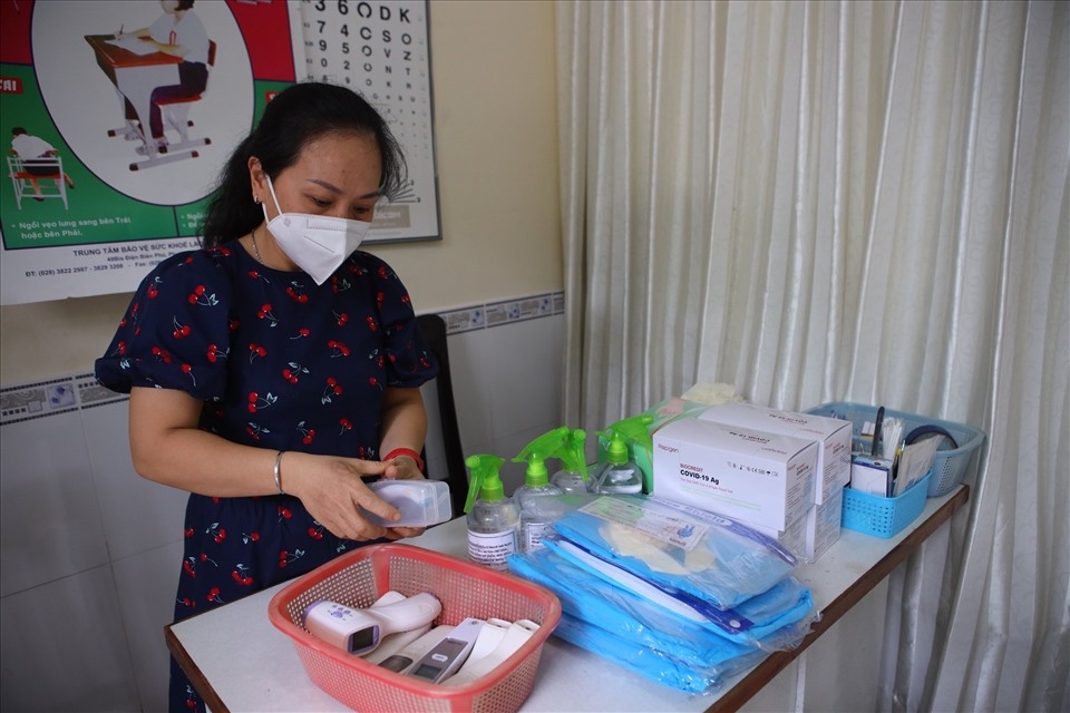 schools in hcm city disinfected to welcome students from december 13 picture 6