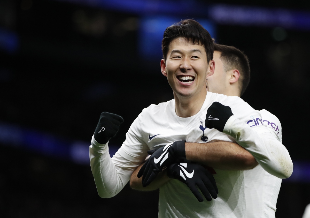 son heung min lap cong, tottenham ap sat top 4 premier league hinh anh 6