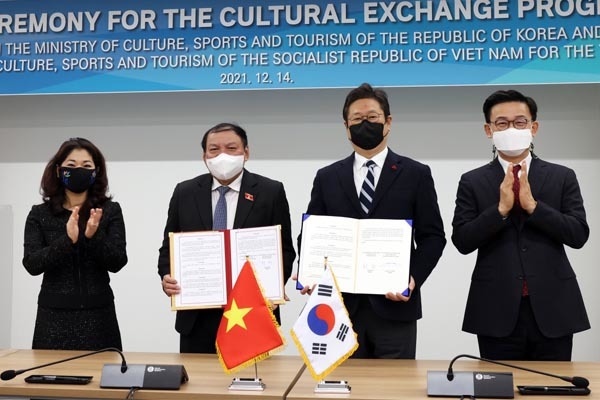 vietnam, rok reinforce co-operation in culture, sports and tourism picture 1