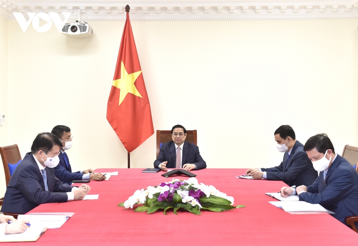Năm 2021, Thủ tướng Chính phủ Phạm Minh Chính hai lần điện đàm với Tổng Giám đốc Tập đoàn AstraZeneca Pascal Soriot về hợp tác vaccine.