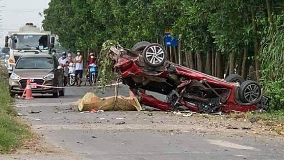 most disastrous traffic accidents in vietnam in 2021 picture 5