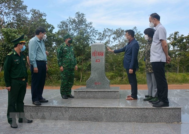 xay dung duong bien gioi viet nam-campuchia hoa binh, huu nghi hinh anh 1