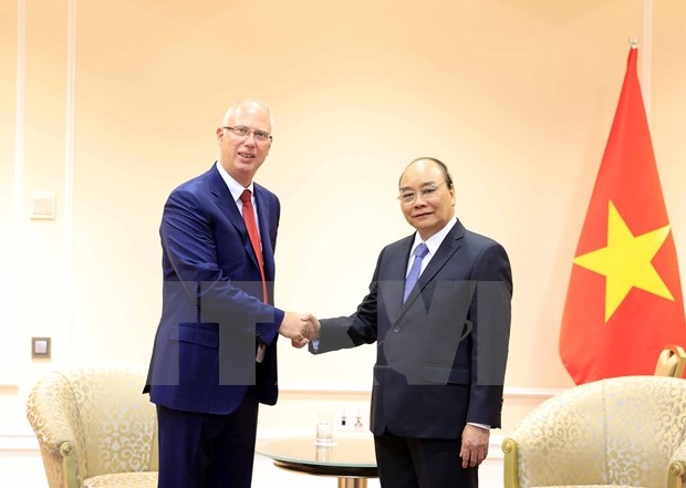 president nguyen xuan phuc meets russian business executives picture 1