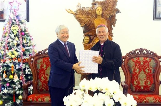 vff leader congratulates nghe an s vinh diocese on christmas picture 1