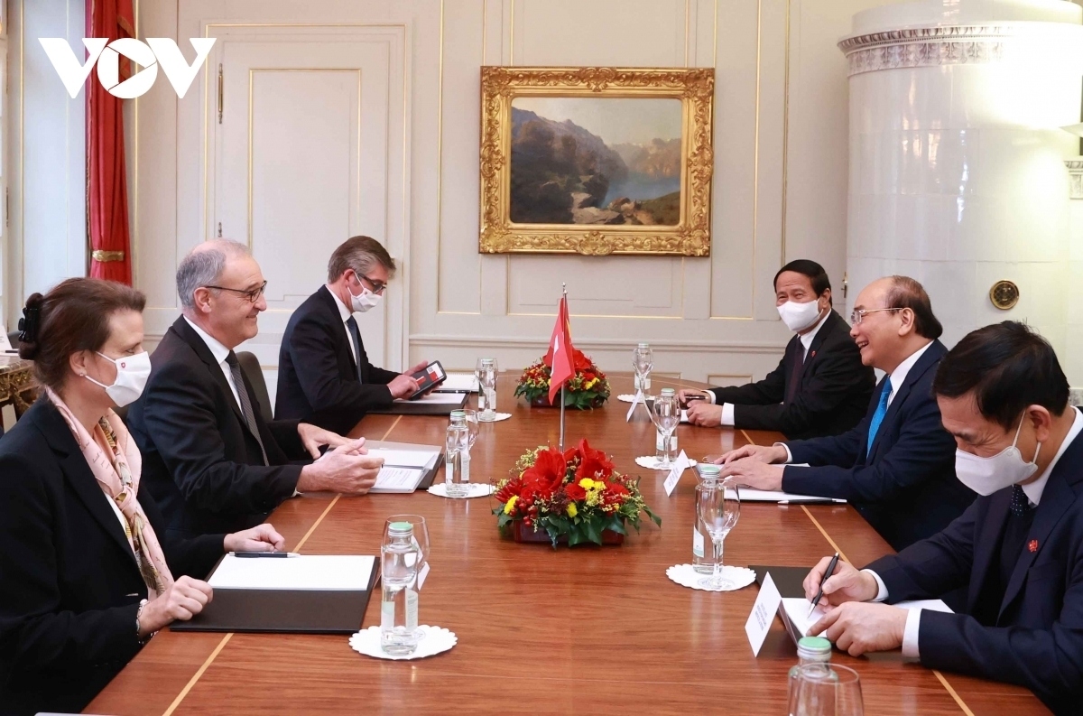 Vietnamese President Nguyen Xuan Phuc and Swiss President Guy Parmelin hold talks in Bern.