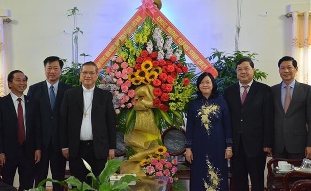 party official wishes catholics of bui chu diocese a merry christmas picture 1