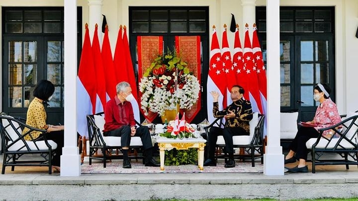Thủ tướng Singapore Lý Hiển Long và Tổng thống Indonesia, Joko Widodo (phải) (Nguồn : Tempo)