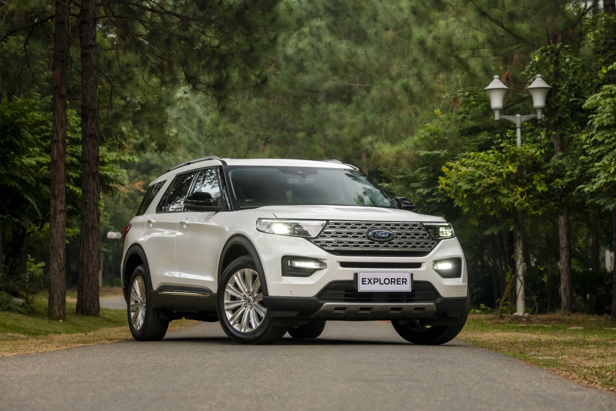 ford explorer 2022 - thiet ke cung cap, tran ngap cong nghe hinh anh 1