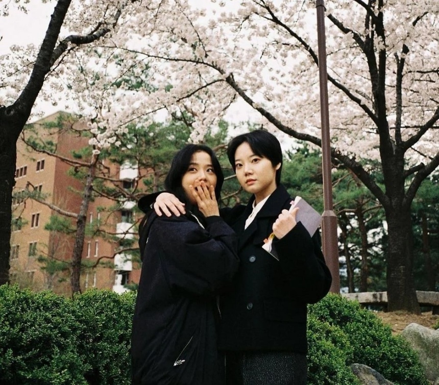 Jung Hae In, Jisoo (BLACKPINK) chia sẻ hình ảnh cuối cùng của nữ ...