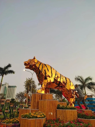 Hổ Phú Yên gây ấn tượng với tạo hình dũng mãnh.