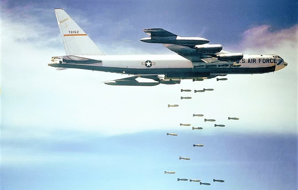 B-52 có khả năng tạo những bãi mìn nhanh và an toàn cho phi hàng đoàn và máy bay. Nguồn: wikipedia.org