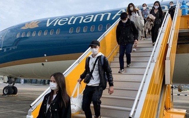 over 1,700 passengers enter vietnam on first three days of int l flight resumption picture 1