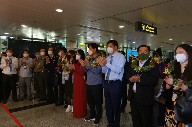 first domestic tourists of 2022 welcomed in southern metropolis picture 7