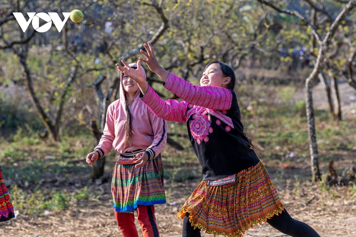 unique new year celebrations by ethnic mong people picture 7