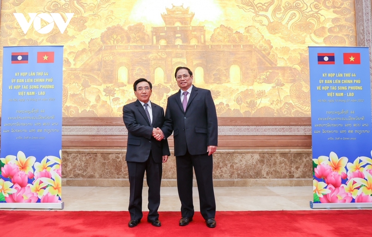 vietnamese, lao pms witness signing of nine cooperation documents picture 1 vietnamese, lao pms witness signing of nine cooperation documents picture 1