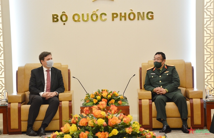 vietnam, poland boost defence links picture 1