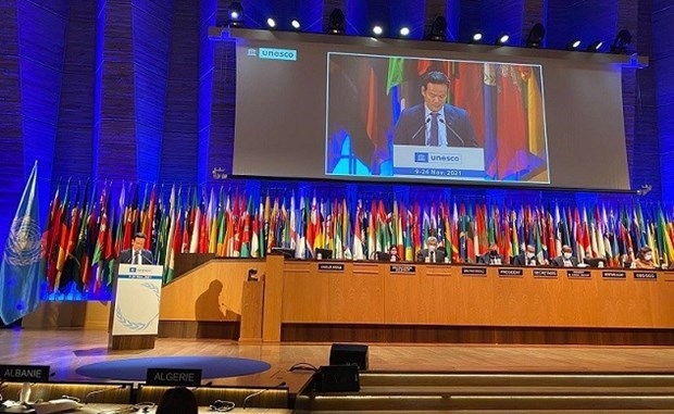 Secretary-General of the Vietnam National Commission for UNESCO Mai Phan Dung speaks at the 41st session of the General Conference of UNESCO in Paris in November 2021 (Photo: VNA)