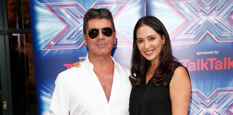 "Ông trùm" Simon Cowell cầu hôn bạn gái xinh đẹp trên bãi biển