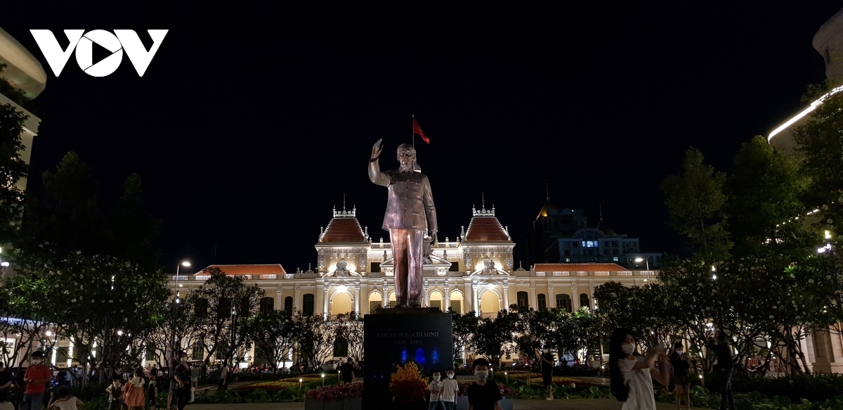 hcm city welcomes new year amid quiet atmosphere picture 13