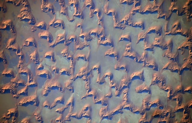 Những đụn cát ở sa mạc Sahara.