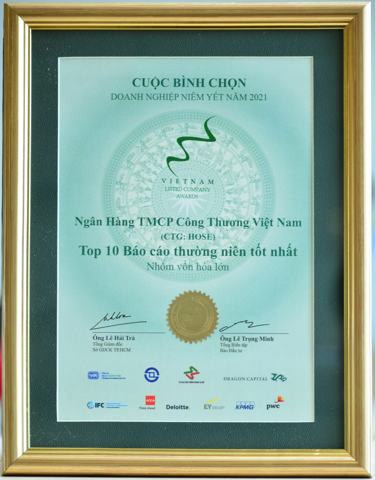 VietinBank vinh dự nằm trong Top 10 BCTN tốt nhất năm 2020