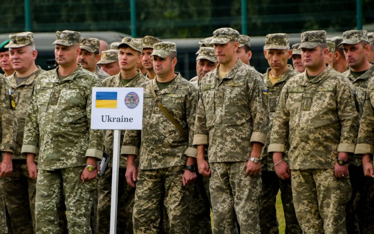 Các binh sĩ Ukraine tham gia một cuộc tập trận đa quốc gia. Ảnh: Andrea Torres.