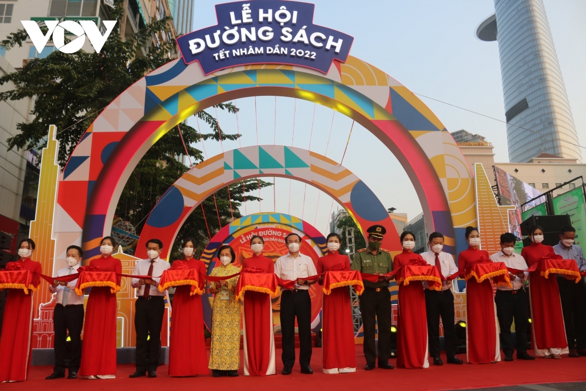 top 10 must-visit venues in hcm city during lunar new year holiday picture 7