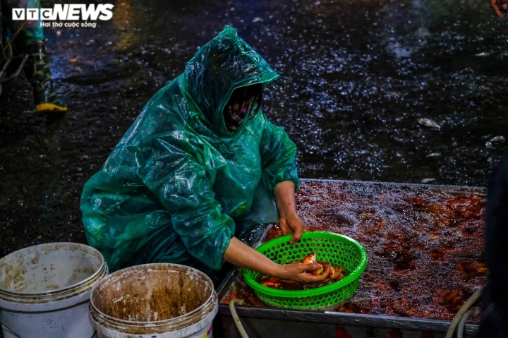 ca chep tang gia manh trong ngay tien ong cong, ong tao len troi hinh anh 6