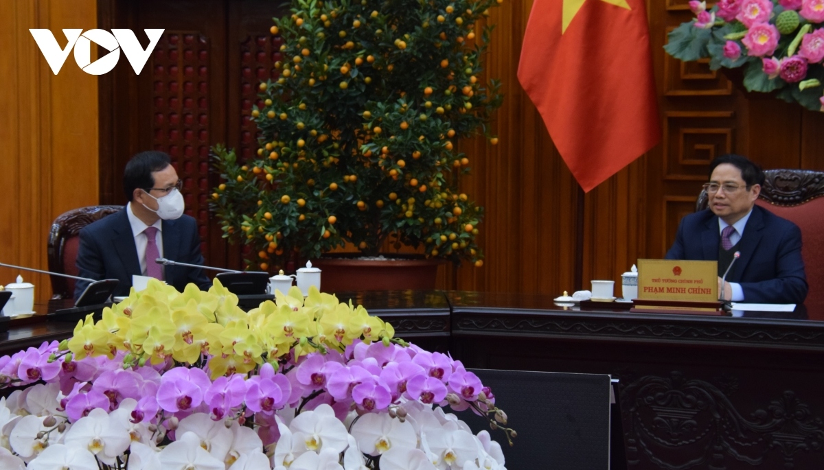 vietnam considers samsung a successful investment model, pm chinh says picture 1