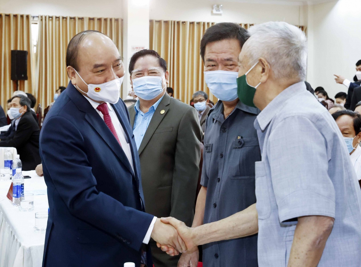 Chủ tịch nước gặp mặt cán bộ hưu trí nguyên là lãnh đạo cao cấp khu vực miền Trung.