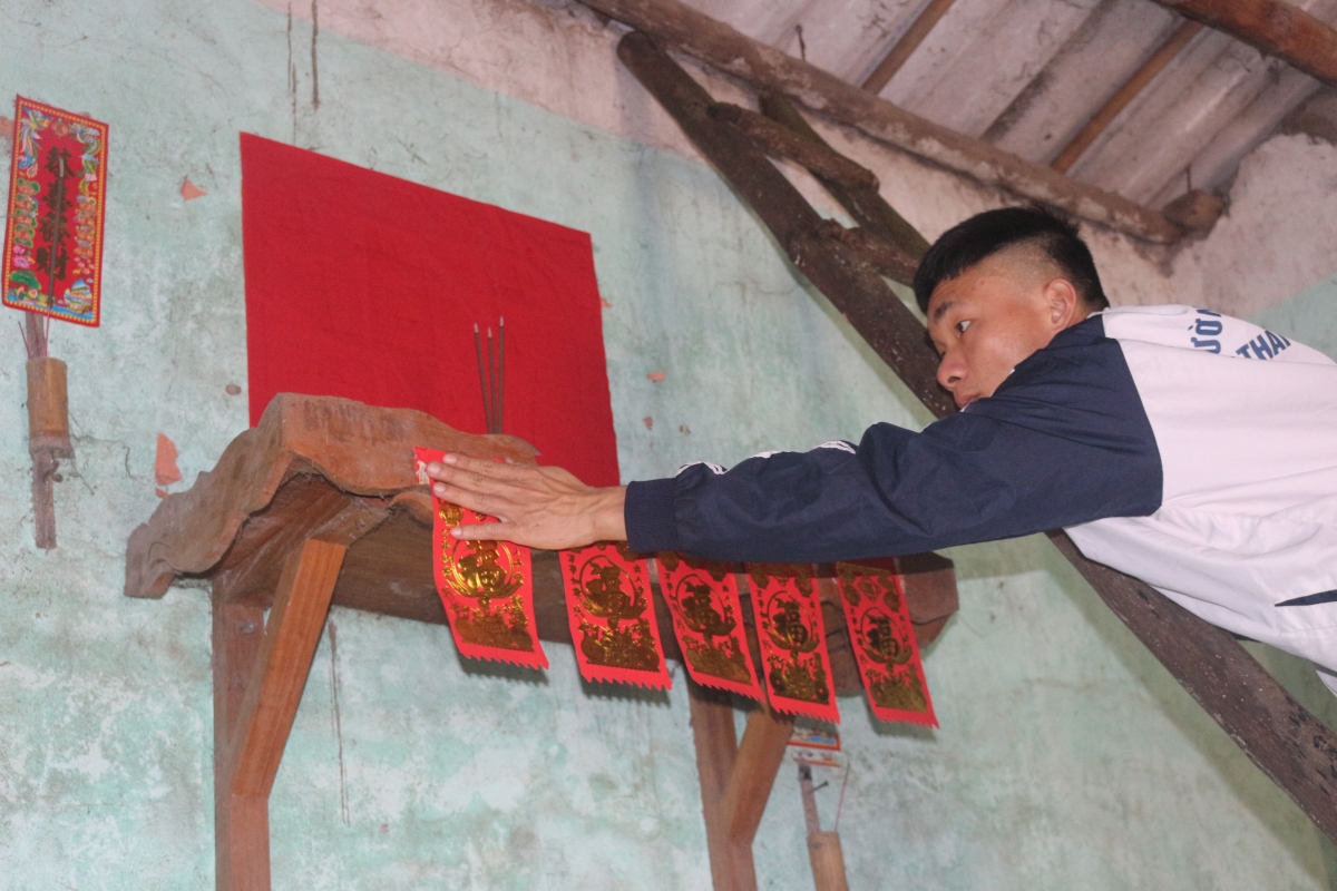 tuc dan giay do dau nam moi cua nguoi tay, nung hinh anh 1