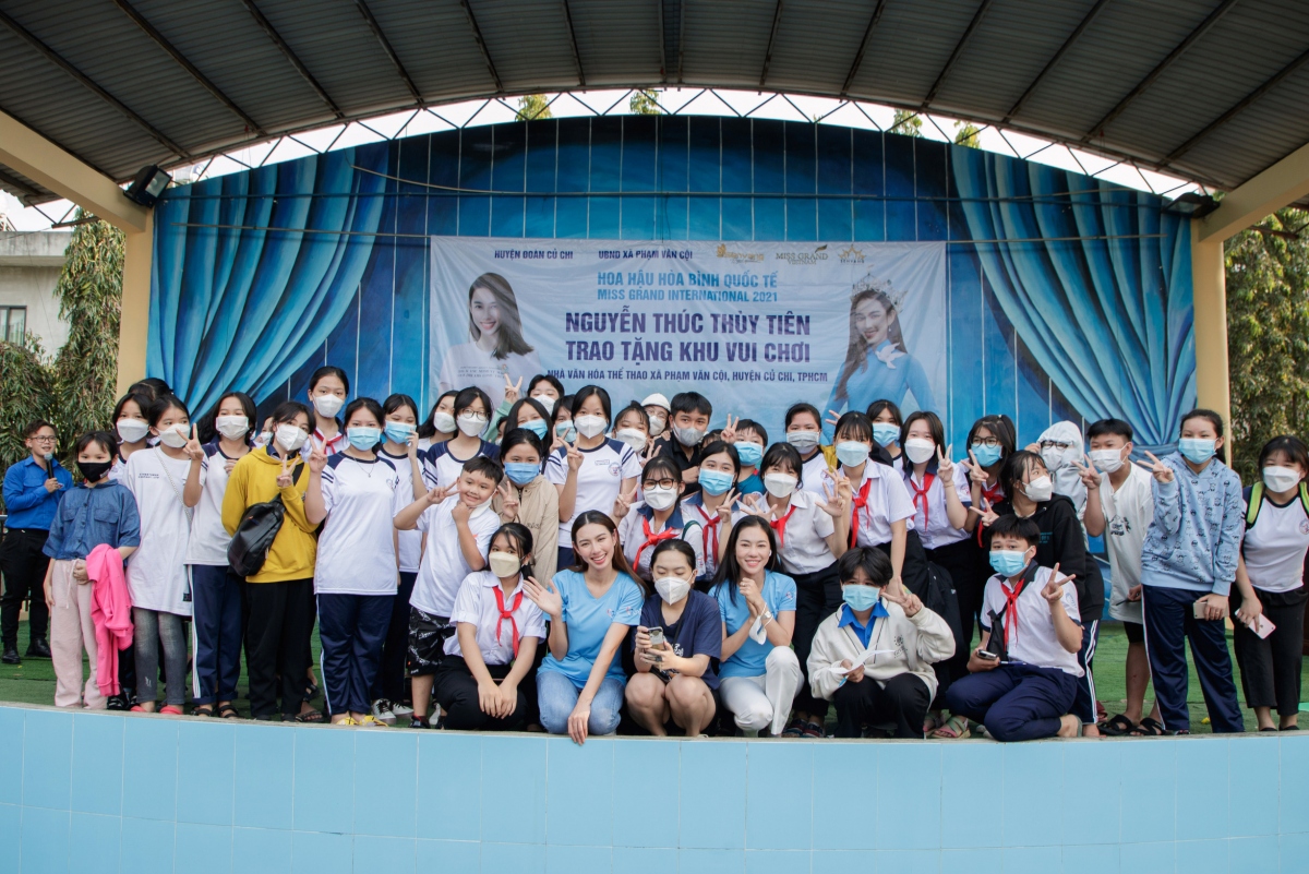 hoa hau thuy tien duoc fan nhi vay kin khi lam tu thien tai cu chi hinh anh 1