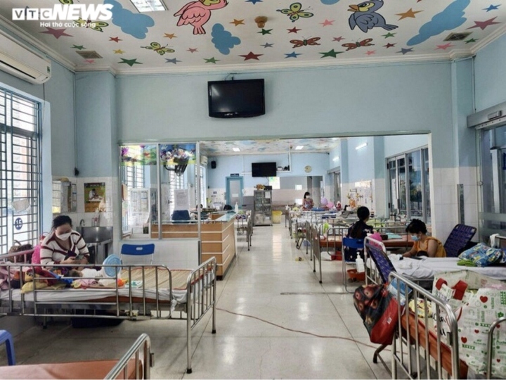 inside covid-19 treatment facilities in hanoi and hcm city picture 8