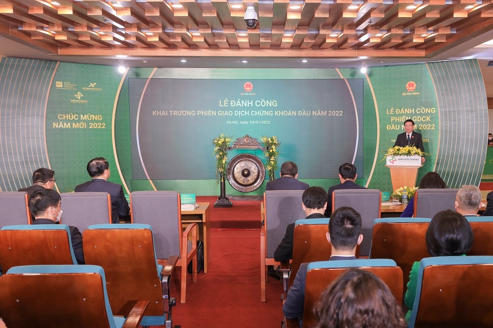 Bộ trưởng Bộ Tài chính Hồ Đức Phớc phát biểu tại lễ đánh cồng phiên giao dịch đầu năm mới 2022
