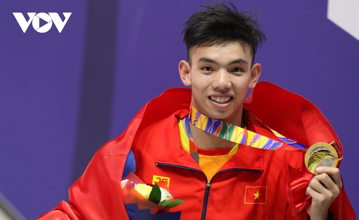 swimmer nguyen huy hoang voted best athlete of 2021 picture 1