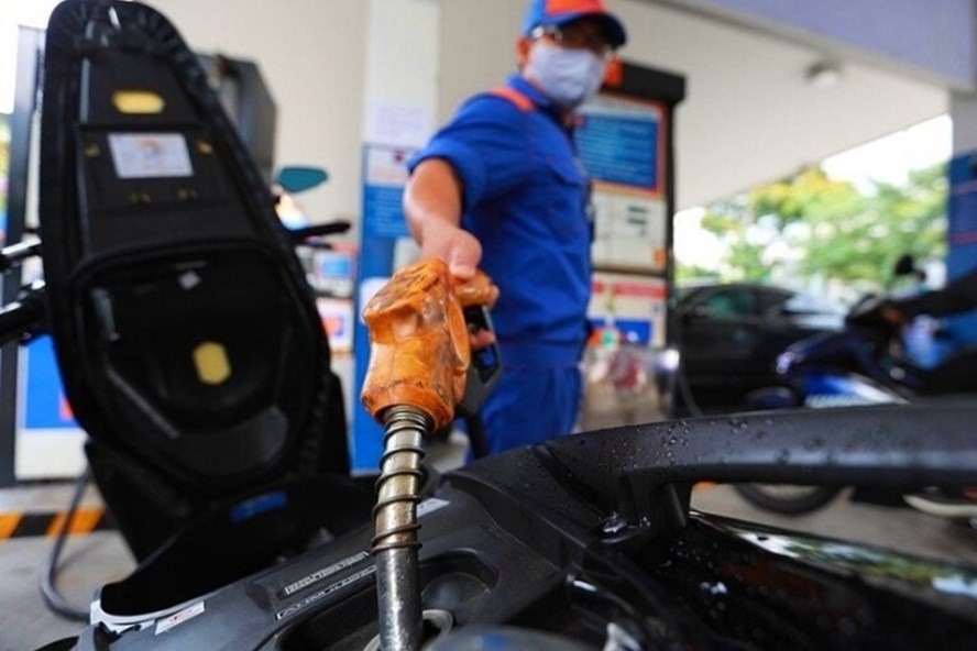 petrol prices rise in first trading session of 2022 picture 1