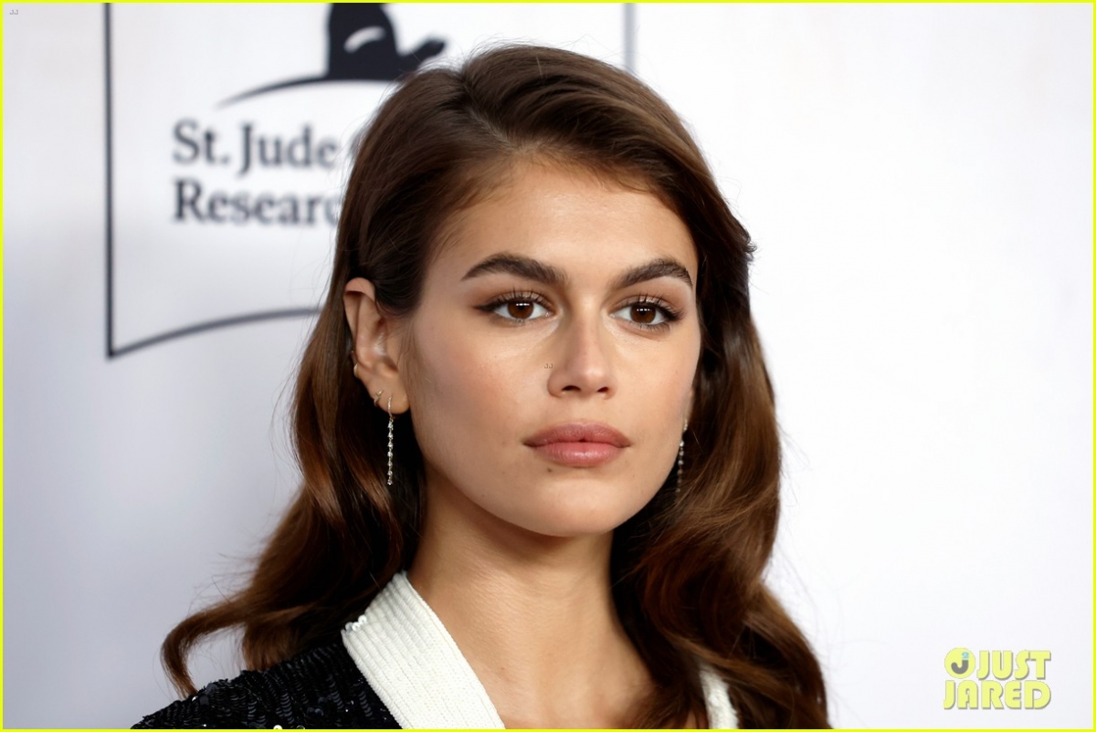 Con gái Cindy Crawford tái xuất xinh đẹp tại sự kiện sau ồn ào hẹn hò tài tử Austin Butler