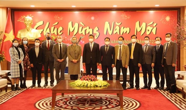 hanoi ready to help us firms expand operations picture 1