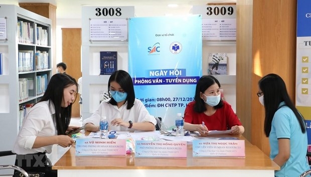 survey vietnamese firms expect hiring activities to recover in h1 picture 1