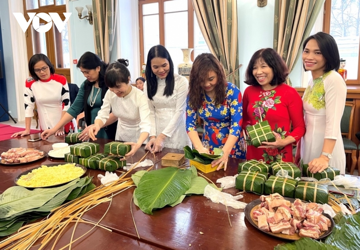 vietnamese expats in russia, japan celebrate traditional tet picture 3