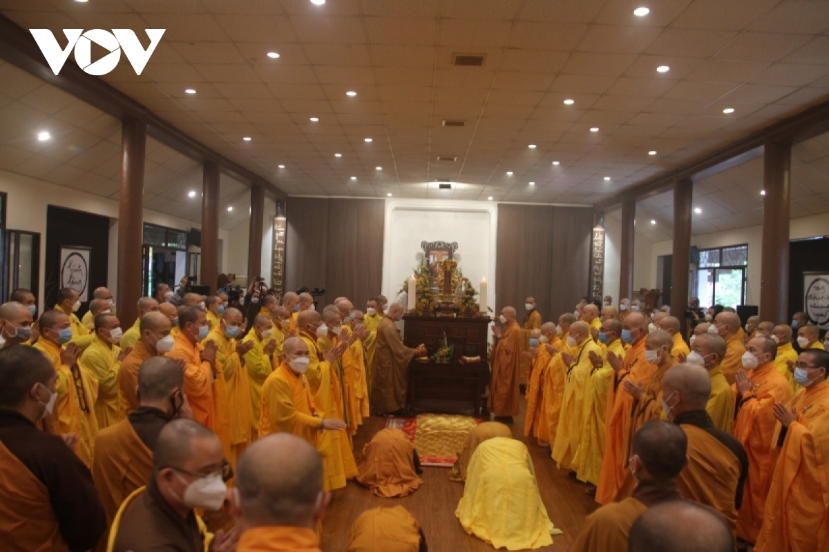 funeral service of zen master thich nhat hanh picture 3