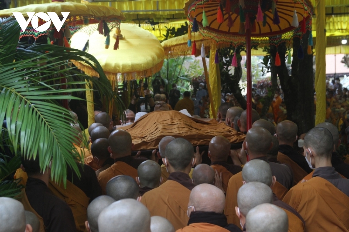 funeral service of zen master thich nhat hanh picture 5