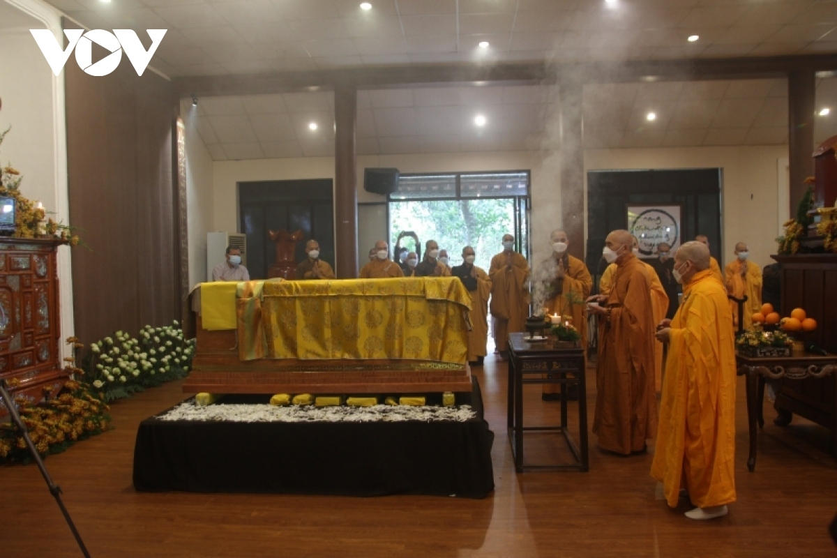 funeral service of zen master thich nhat hanh picture 7