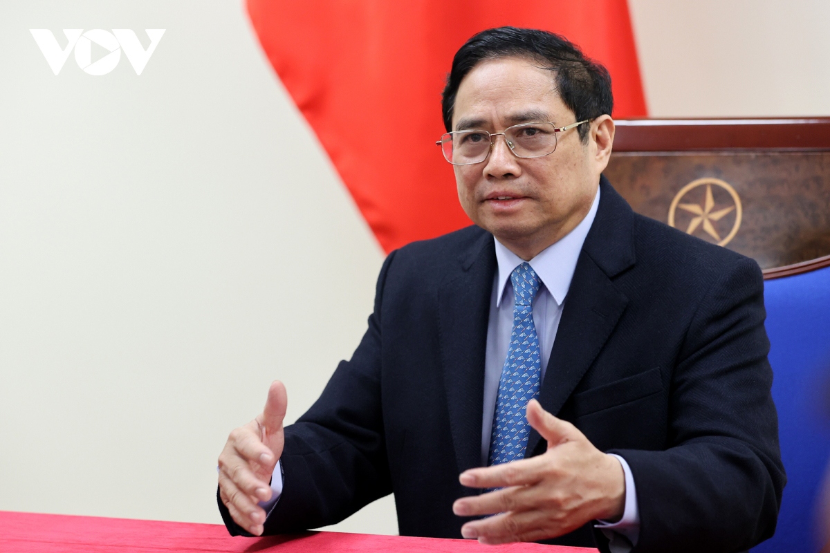 Vietnamese Prime Minister Pham Minh Chinh, during his phone talks with Chinese Premier Li Keqiang, requeests that China create more favourable conditions for Vietnamese farm products to enter its market.