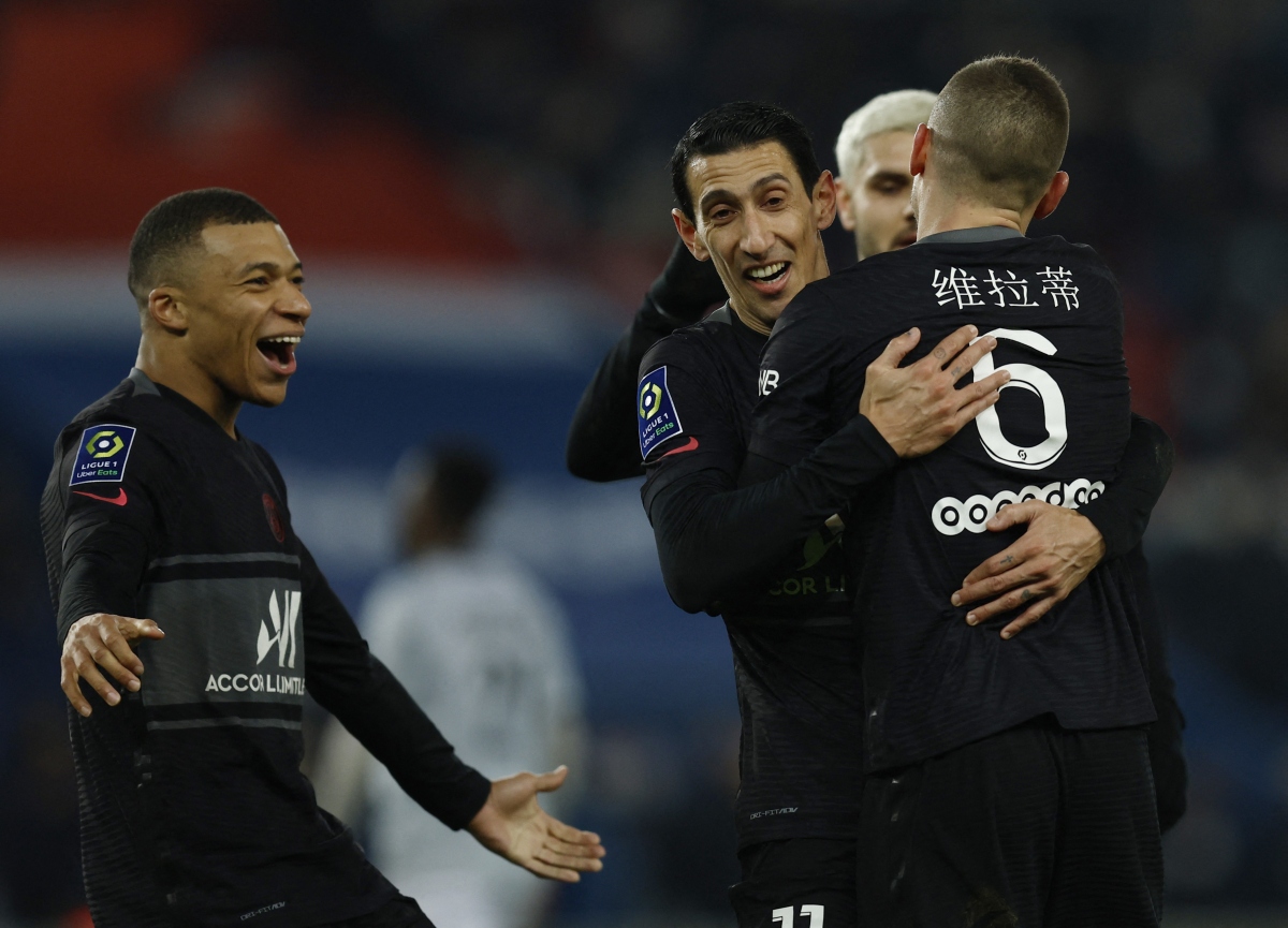 Marco Verratti mở tỷ số cho đội chủ nhà với cú sút chân trái quyết đoán sau nỗ lực dứt điểm bất thành của Mauro Icardi.