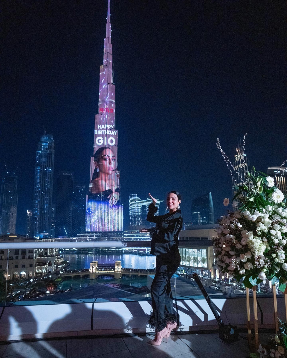 cristiano ronaldo choi lon tai dubai de mung sinh nhat ban gai hinh anh 2